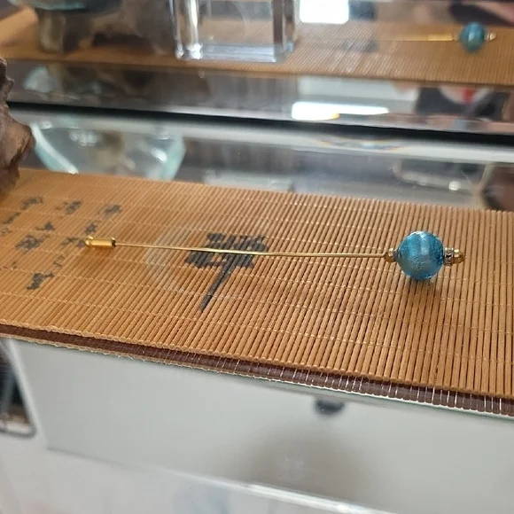 Pin For Scarf - Picture 1 of 3